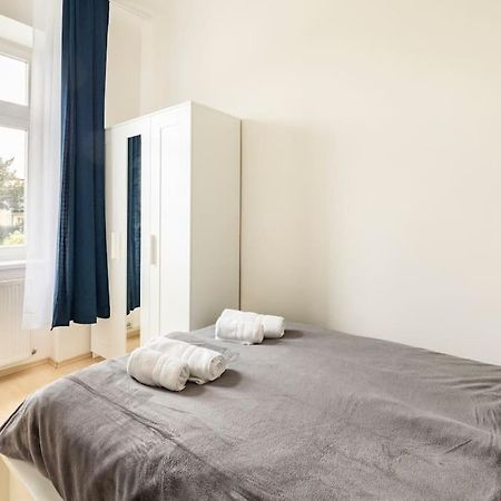 Beautiful 1 Bedroom Apartment Near Schoenbrunn Bécs Kültér fotó