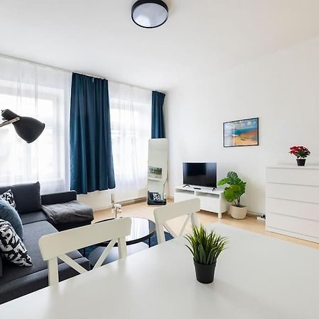 Beautiful 1 Bedroom Apartment Near Schoenbrunn Bécs Kültér fotó