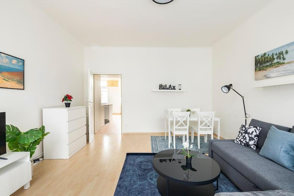 Beautiful 1 Bedroom Apartment Near Schoenbrunn Bécs Kültér fotó