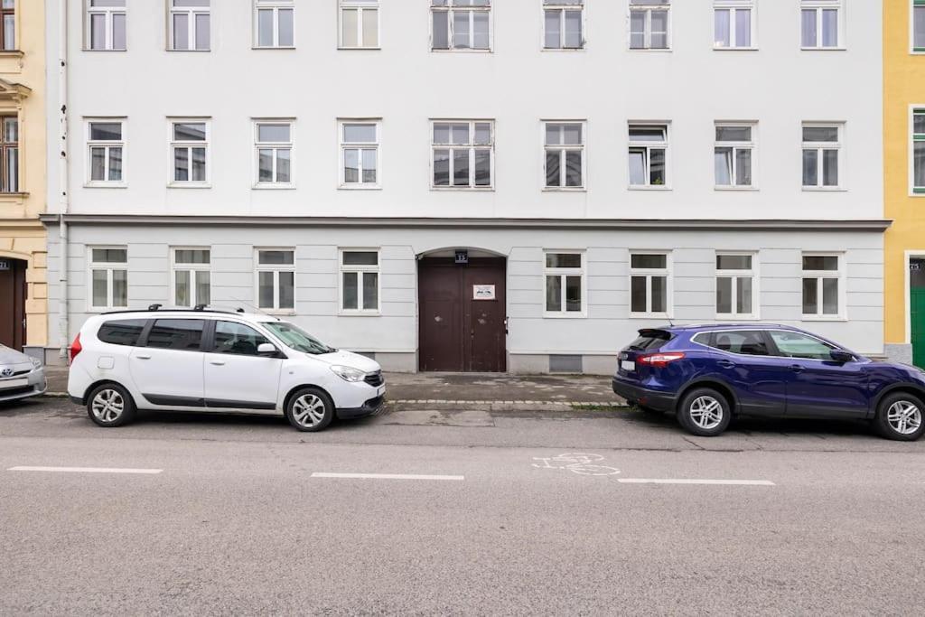 Beautiful 1 Bedroom Apartment Near Schoenbrunn Bécs Kültér fotó